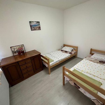 Got Prishtina Hostel Priština Pokoj fotografie